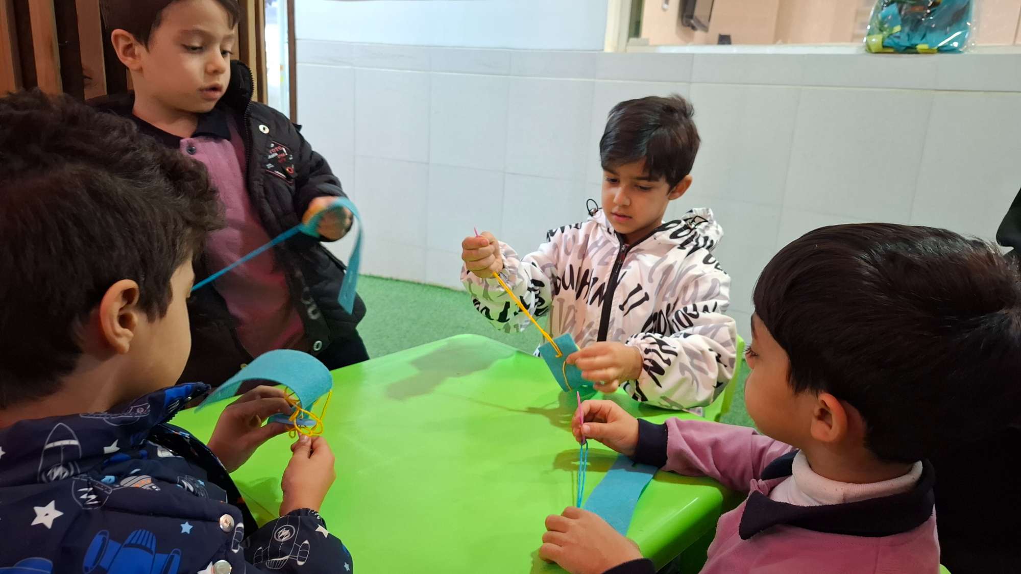 دست توانا (روز کفش)