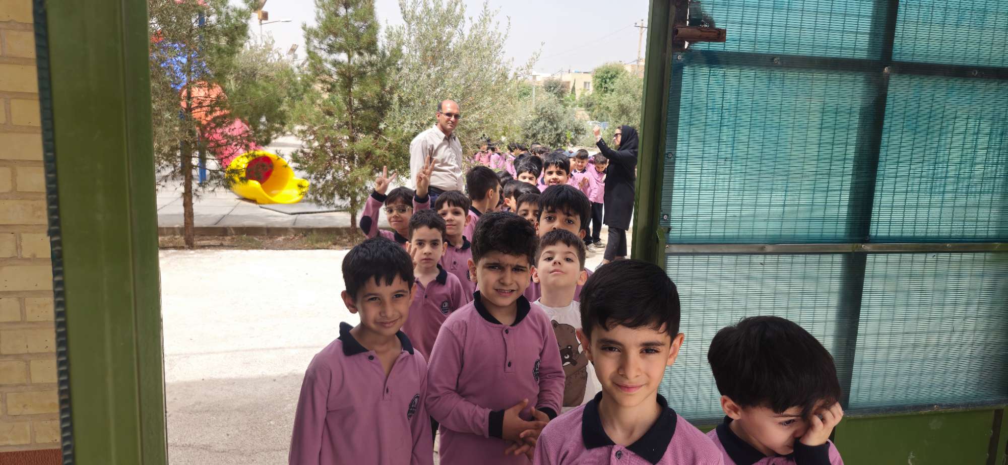 بازدید از دبستان