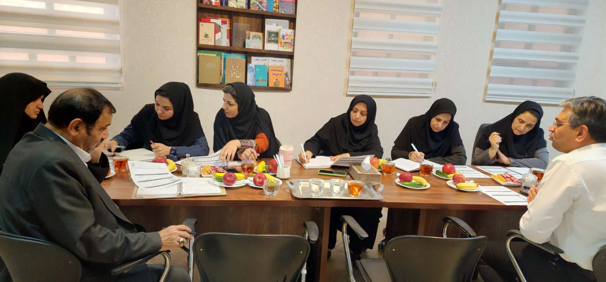 جلسه هم اندیشی مدیران کودکستان با حضور مسئولین مجتمع